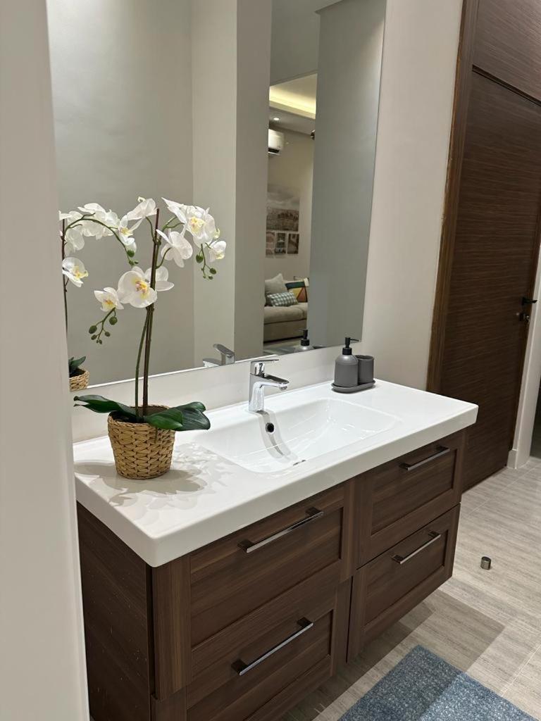 Modern Appartements With Private Entry Rijád Kültér fotó
